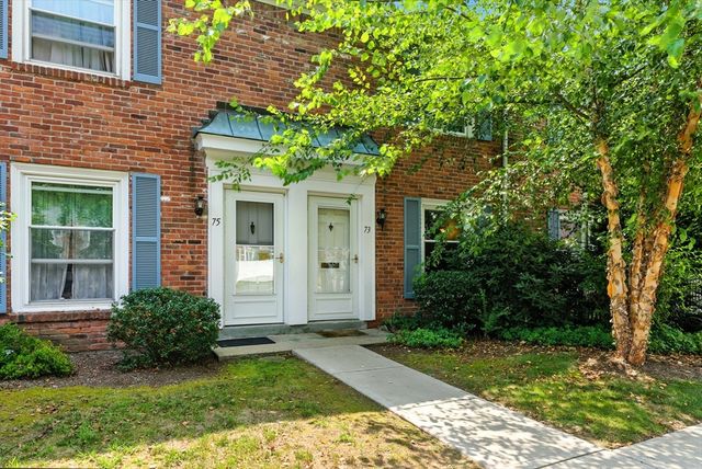 73 Yorktown Drive 73, Springfield, MA 01108