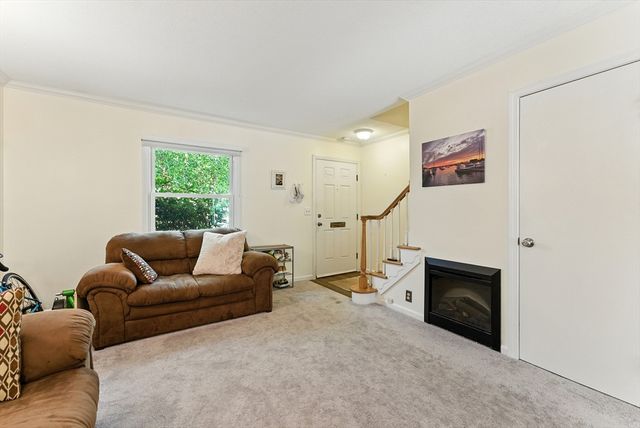 73 Yorktown Drive 73, Springfield, MA 01108