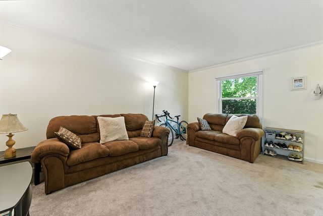 73 Yorktown Drive 73, Springfield, MA 01108