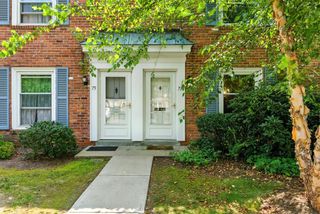 73 Yorktown Drive 73, Springfield, MA 01108