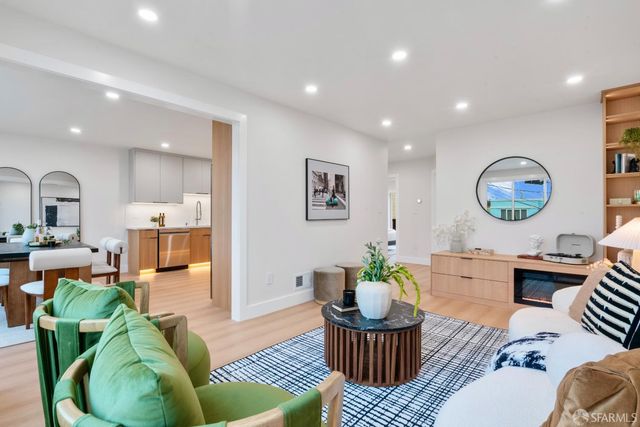 2210 39th Avenue, San Francisco, CA 94116