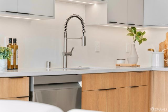 2210 39th Avenue, San Francisco, CA 94116