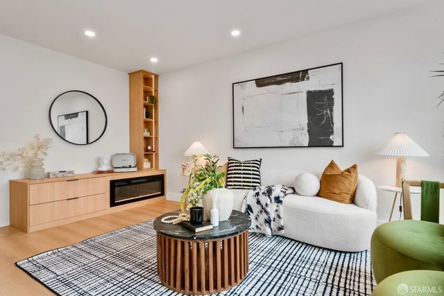 2210 39th Avenue, San Francisco, CA 94116