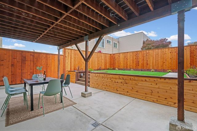 2210 39th Avenue, San Francisco, CA 94116