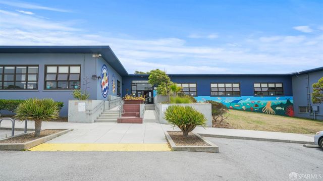 2210 39th Avenue, San Francisco, CA 94116