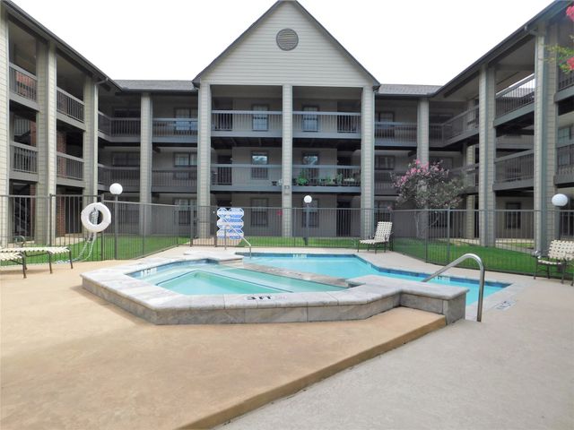 218 N Texas Boulevard 311, Denton, TX 76201