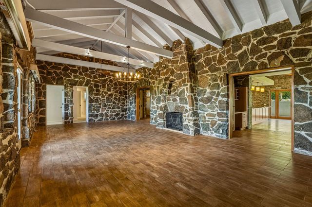 2350 S Araby Drive, Palm Springs, CA 92264
