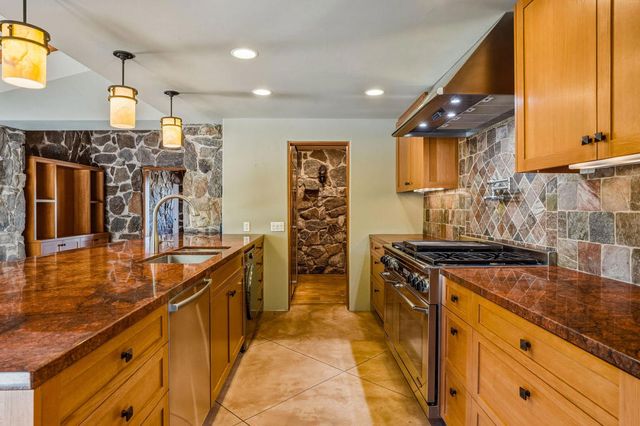 2350 S Araby Drive, Palm Springs, CA 92264