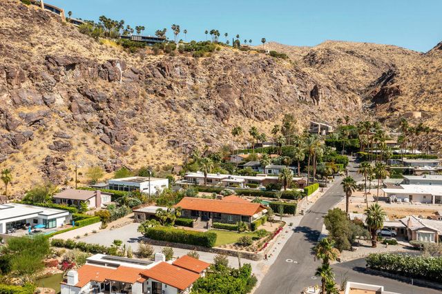 2350 S Araby Drive, Palm Springs, CA 92264