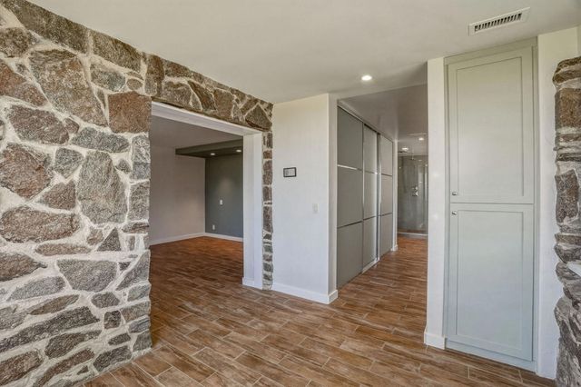 2350 S Araby Drive, Palm Springs, CA 92264