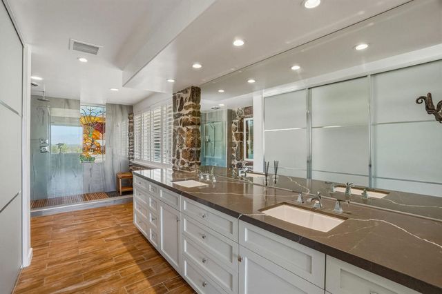 2350 S Araby Drive, Palm Springs, CA 92264
