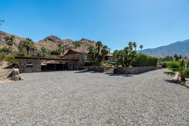 2350 S Araby Drive, Palm Springs, CA 92264