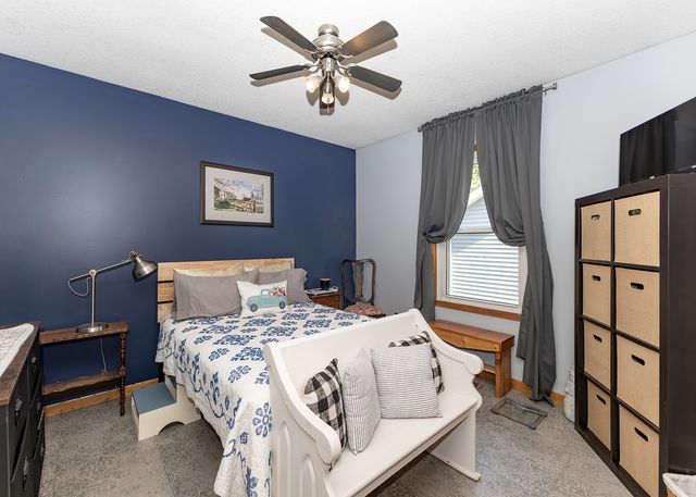 2440 W 60th Place, Davenport, IA 52806
