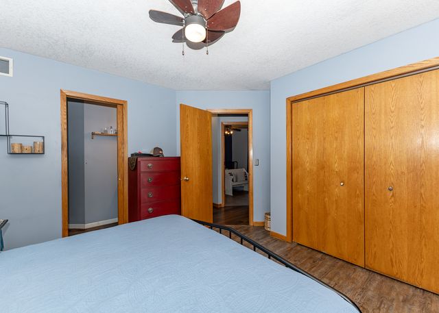 2440 W 60th Place, Davenport, IA 52806