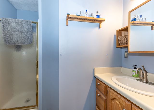 2440 W 60th Place, Davenport, IA 52806