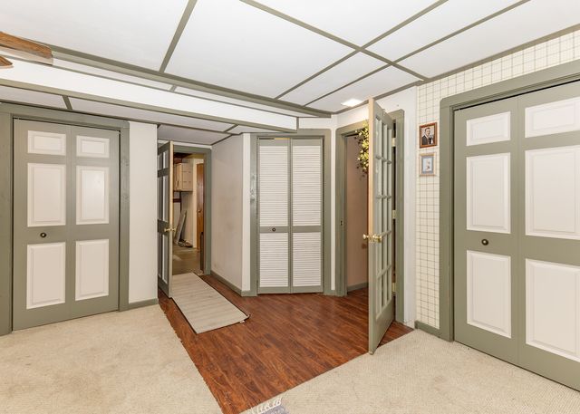 2440 W 60th Place, Davenport, IA 52806