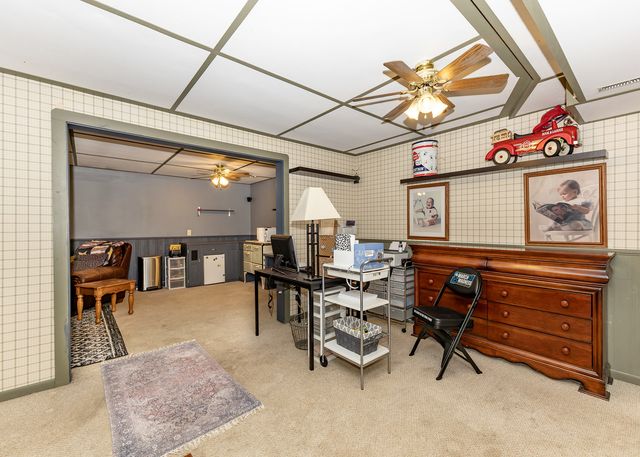 2440 W 60th Place, Davenport, IA 52806