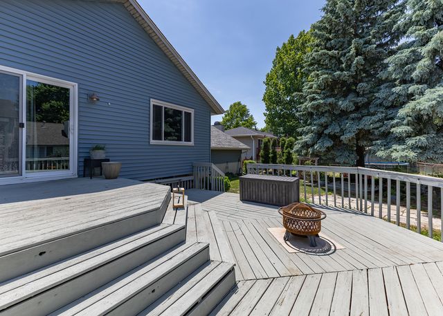 2440 W 60th Place, Davenport, IA 52806