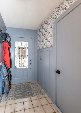2440 W 60th Place, Davenport, IA 52806