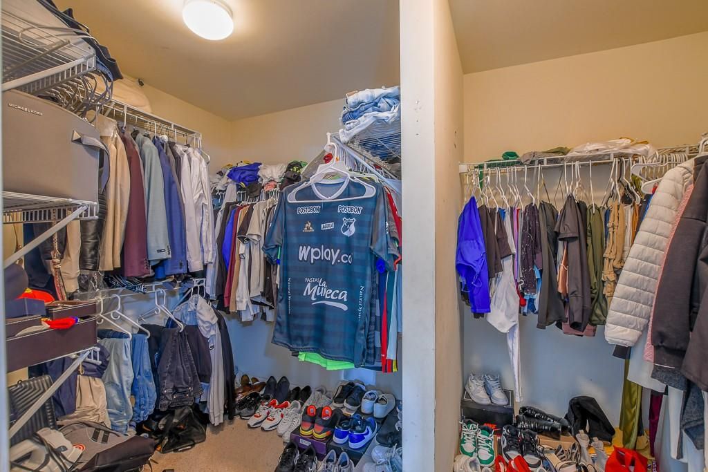 Image 32 of property listing at 1403 Sparkling Cove Drive, Buford, GA 30518