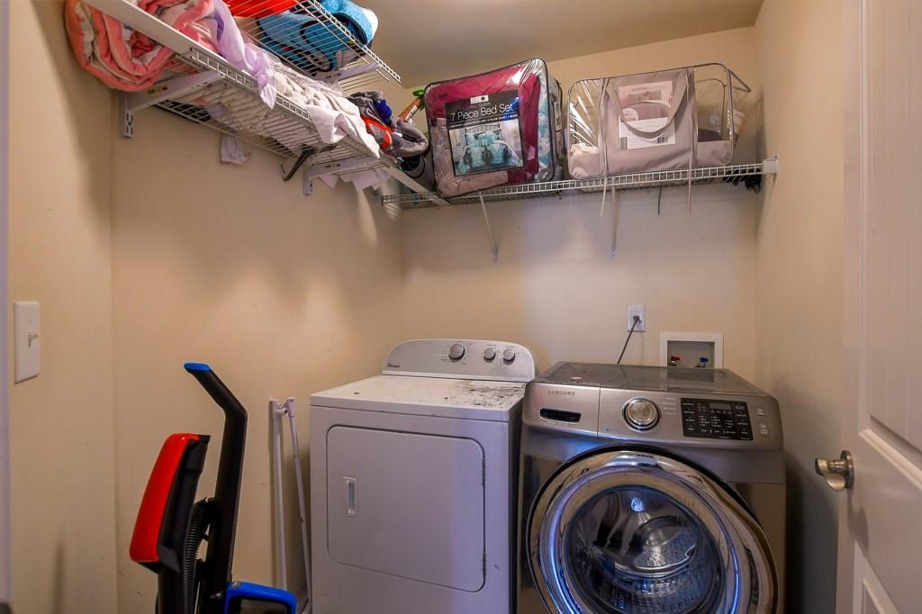 Image 40 of property listing at 1403 Sparkling Cove Drive, Buford, GA 30518