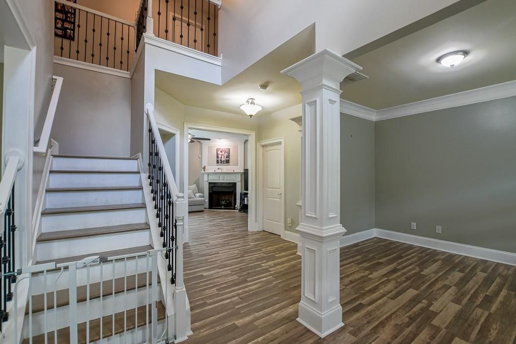 Image 6 of property listing at 1403 Sparkling Cove Drive, Buford, GA 30518