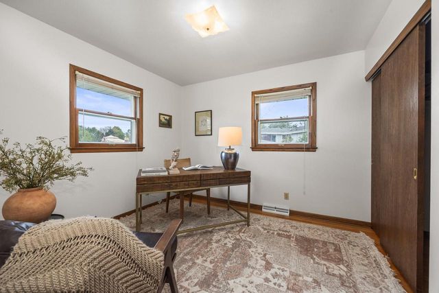 250 Hine AVENUE, Waukesha, WI 53188