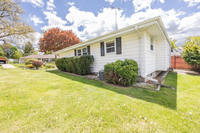 250 Hine AVENUE, Waukesha, WI 53188