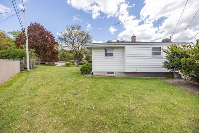 250 Hine AVENUE, Waukesha, WI 53188