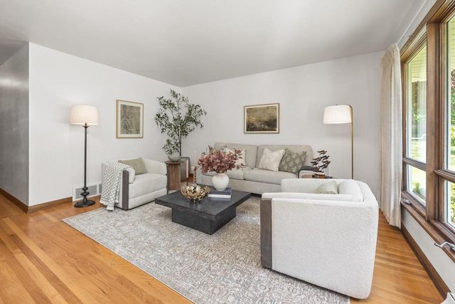250 Hine AVENUE, Waukesha, WI 53188