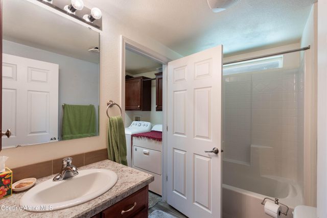 871 Foothill DR, Athol, ID 83801