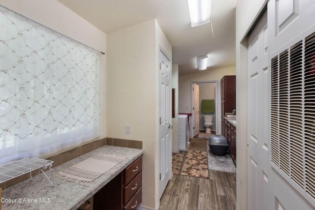 871 Foothill DR, Athol, ID 83801
