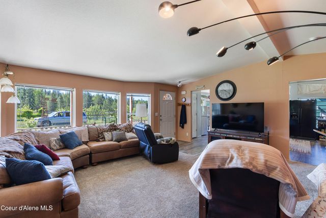 871 Foothill DR, Athol, ID 83801
