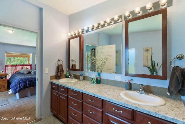 871 Foothill DR, Athol, ID 83801