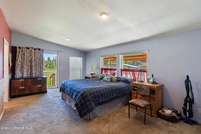 871 Foothill DR, Athol, ID 83801