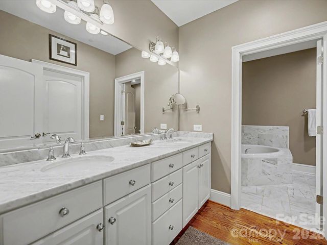 400 N Church Street 236, Charlotte, NC 28202