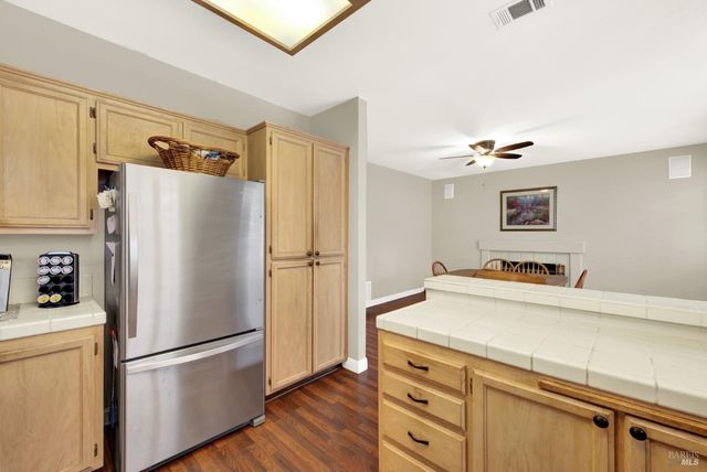 805 Gazebo Ct, Suisun City, CA 94585