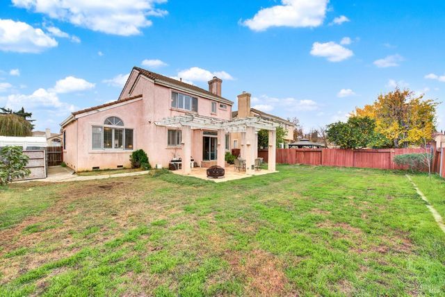 805 Gazebo Ct, Suisun City, CA 94585