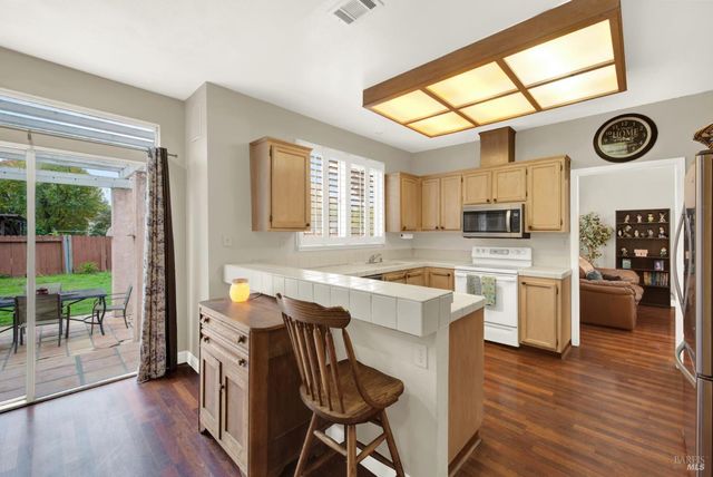 805 Gazebo Ct, Suisun City, CA 94585