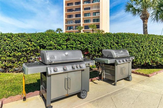 31 ISLAND WAY 106, Clearwater Beach, FL 33767