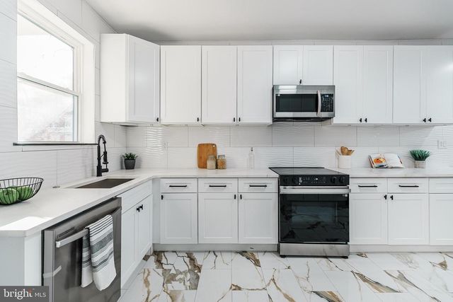 825 S 60TH ST, Philadelphia, PA 19143