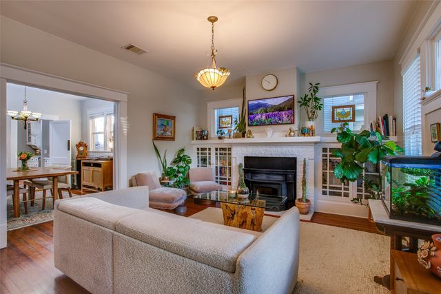 307 S Rosemont Avenue, Dallas, TX 75208