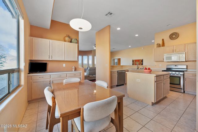 1777 W Calle Casas Lindas, Green Valley, AZ 85622