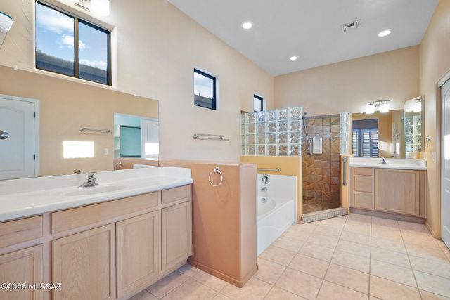 1777 W Calle Casas Lindas, Green Valley, AZ 85622