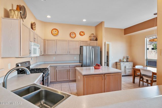 1777 W Calle Casas Lindas, Green Valley, AZ 85622