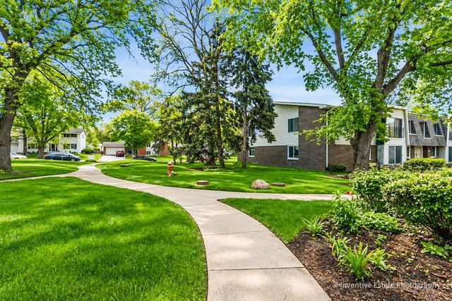 2711 Hobson Road 5, Woodridge, IL 60517
