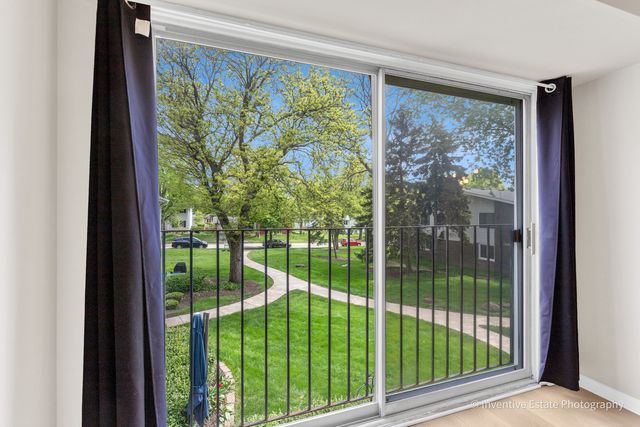 2711 Hobson Road 5, Woodridge, IL 60517