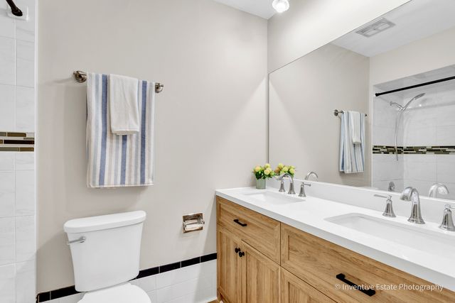 2711 Hobson Road 5, Woodridge, IL 60517