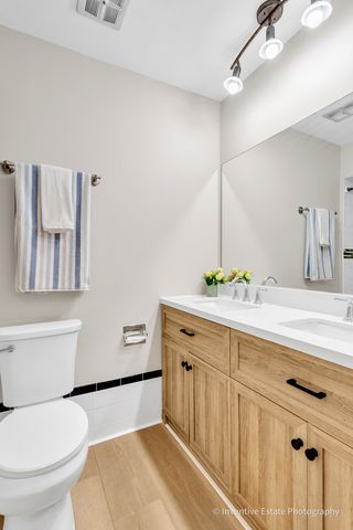 2711 Hobson Road 5, Woodridge, IL 60517