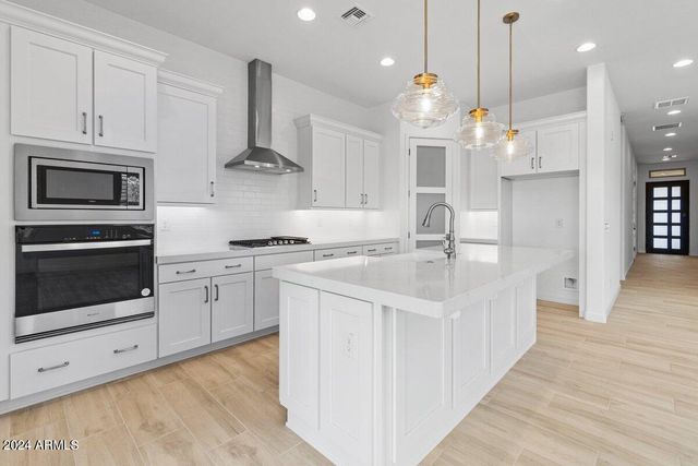 21816 N 59th Street, Phoenix, AZ 85054